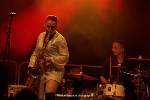 Emilie et son saxophone - Madame Rouge - Festival Musica Vir'Live - Virelade - Les Loges Virelart'daise