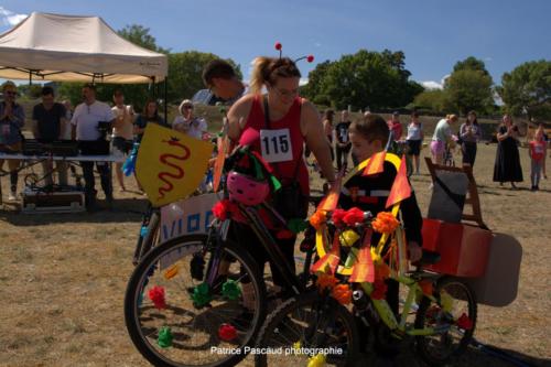 Défilé Custo Cyclo - Vélos fleuris - au festival Musica Vir'live à Virelade