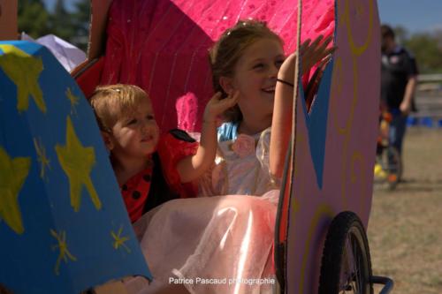 Défilé Custo Cyclo - Vélos fleuris - au festival Musica Vir'live à Virelade 10