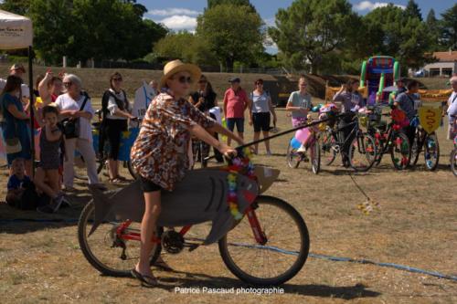 Défilé Custo Cyclo - Vélos fleuris - au festival Musica Vir'live à Virelade 11