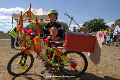 Défilé Custo Cyclo - Vélos fleuris - au festival Musica Vir'live à Virelade 22
