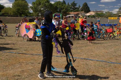 Défilé Custo Cyclo - Vélos fleuris - au festival Musica Vir'live à Virelade 24