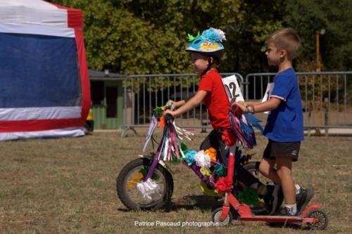 Défilé Custo Cyclo - Vélos fleuris - au festival Musica Vir'live à Virelade 35