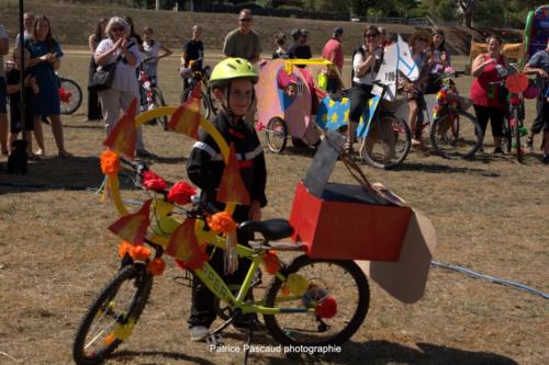Défilé Custo Cyclo - Vélos fleuris - au festival Musica Vir'live à Virelade 29
