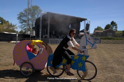 Défilé Custo Cyclo - Vélos fleuris - au festival Musica Vir'live à Virelade 5